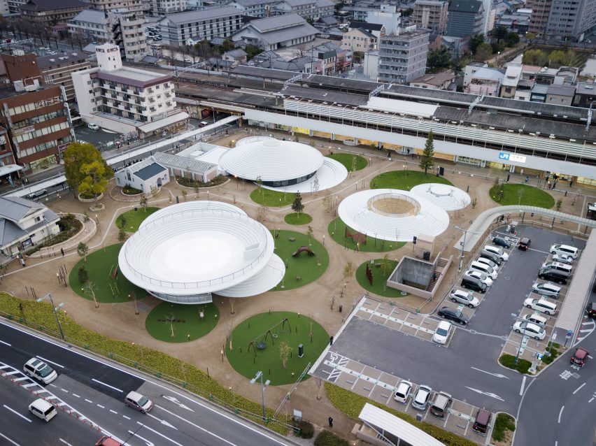 Tenri Station plaza CoFuFun by Nendo
