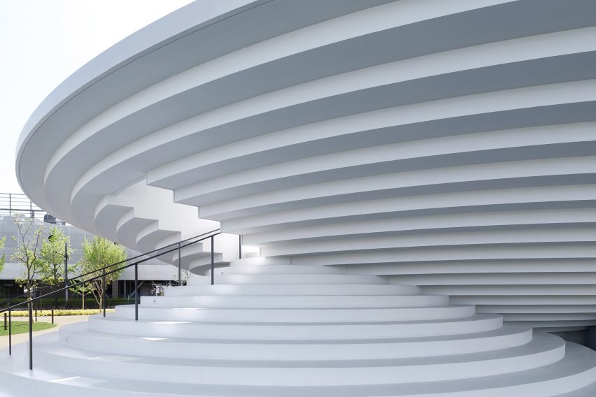 Tenri Station plaza CoFuFun by Nendo