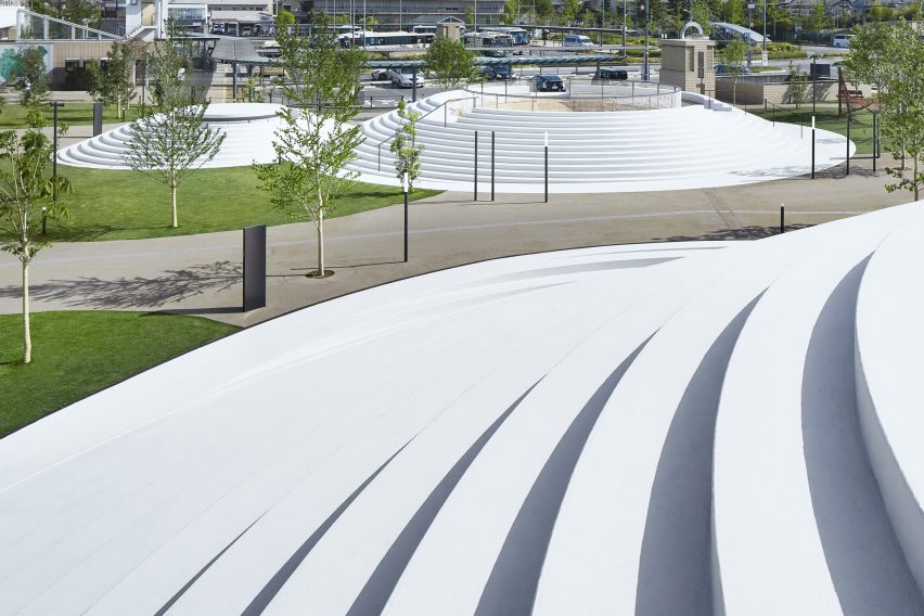 Tenri Station plaza CoFuFun by Nendo