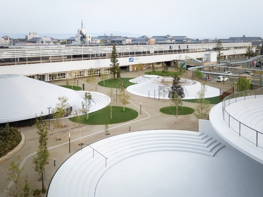 Tenri Station plaza CoFuFun by Nendo