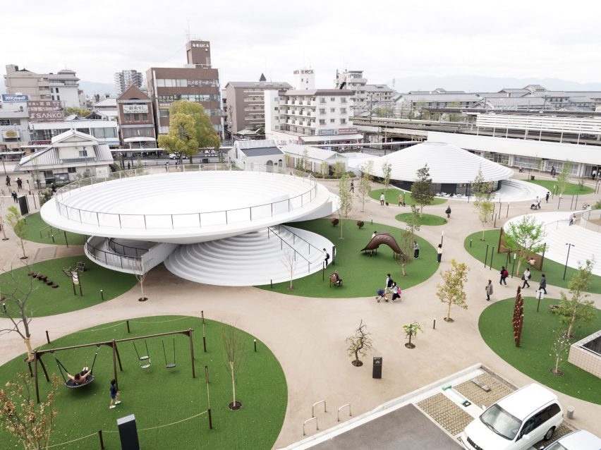 Tenri Station plaza CoFuFun by Nendo