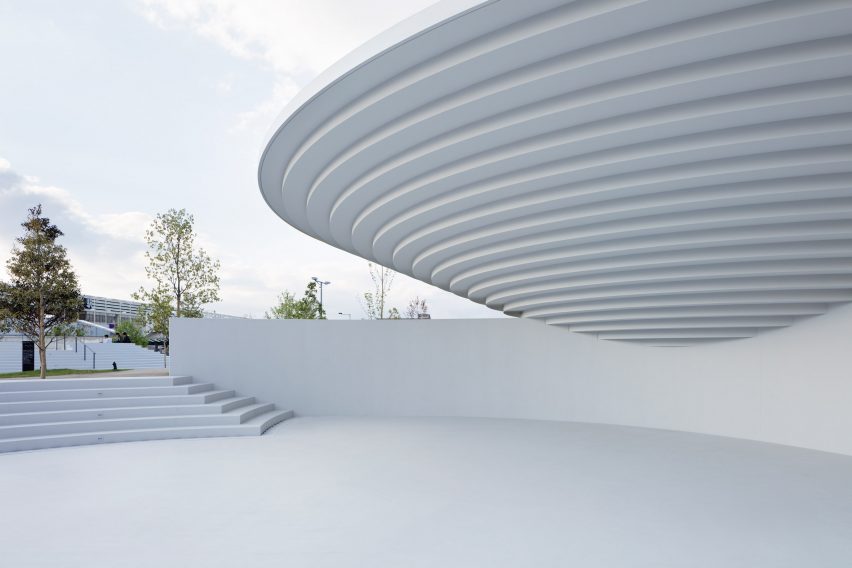 Tenri Station plaza CoFuFun by Nendo