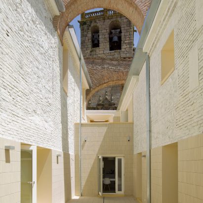 Two Houses in Oropesa by Paredes Pedrosa Arquitectos
