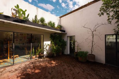 Veramendi House by Andres Stebelski