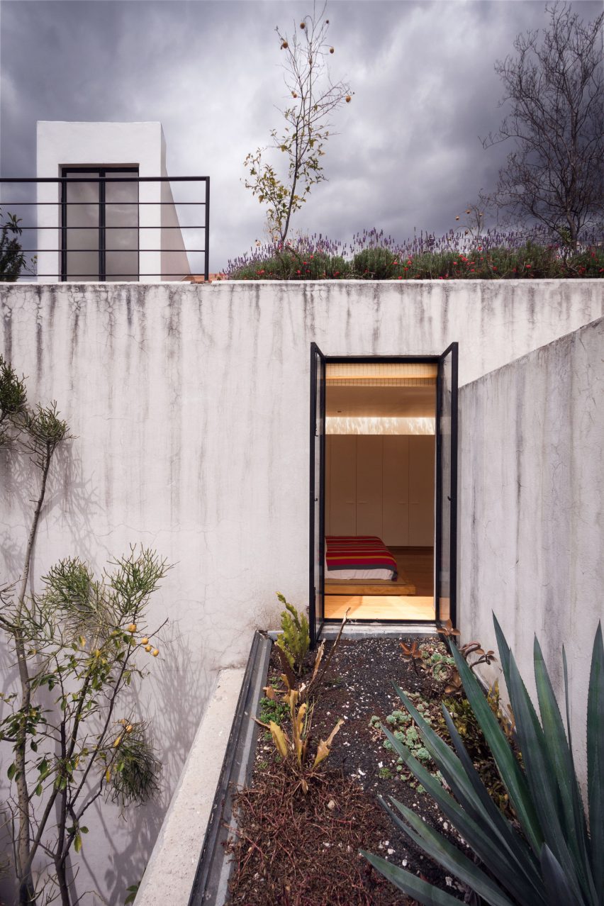 Veramendi House by Andres Stebelski
