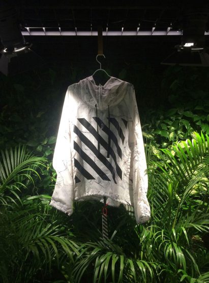 Off-white clothing