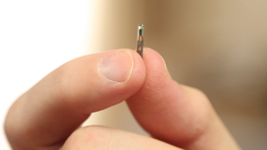 US tech company offers to turn employees into cyborgs with microchip implants