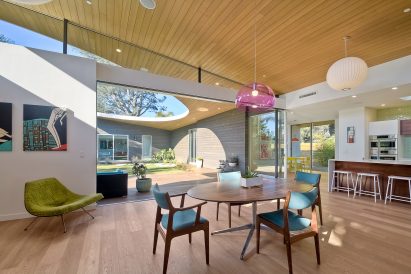Avocado Acres House in California by Surfside Projects and Lloyd Russell