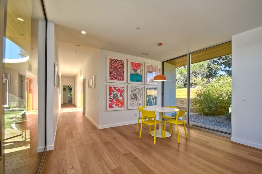 Avocado Acres House in California by Surfside Projects and Lloyd Russell