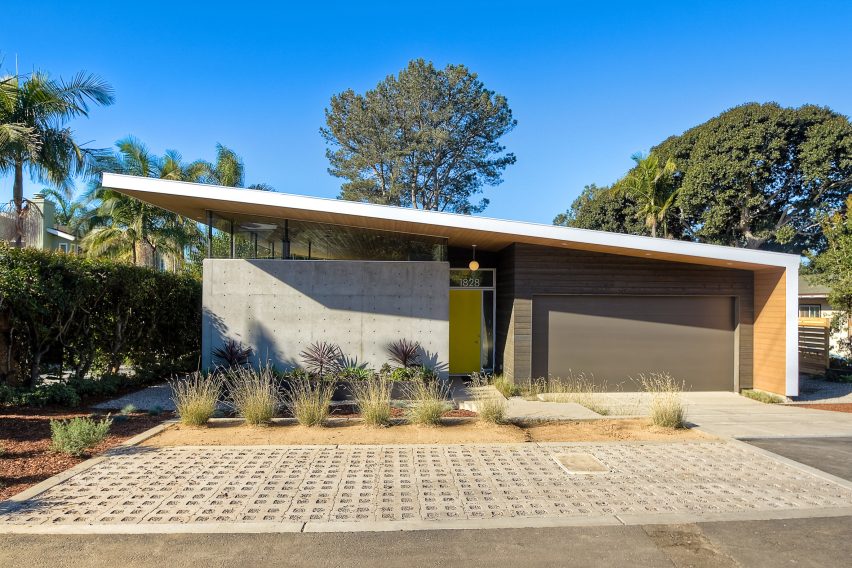 Avocado Acres House in California by Surfside Projects and Lloyd Russell