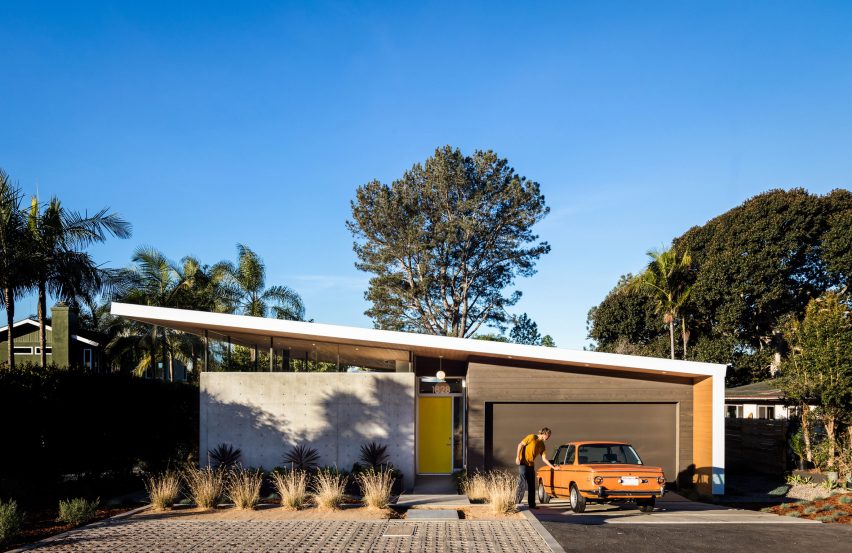 Avocado Acres House in California by Surfside Projects and Lloyd Russell