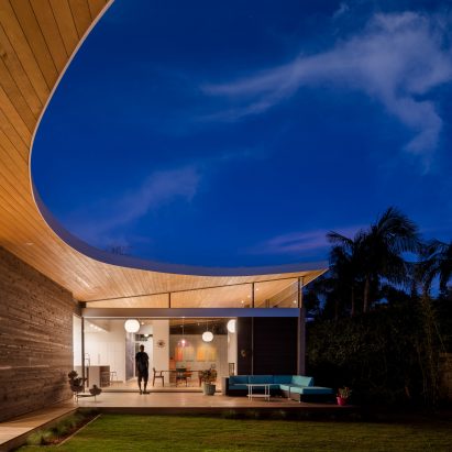Avocado Acres House in California by Surfside Projects and Lloyd Russell