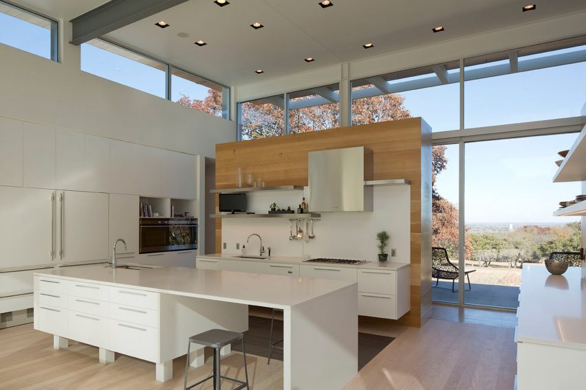Dick Clark + Associates build Brownwood Residence