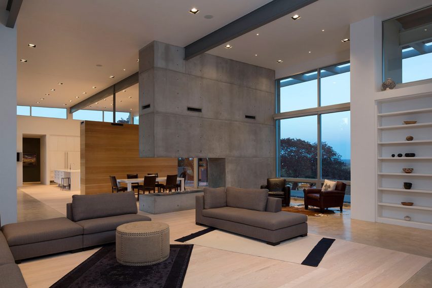 Dick Clark + Associates build Brownwood Residence