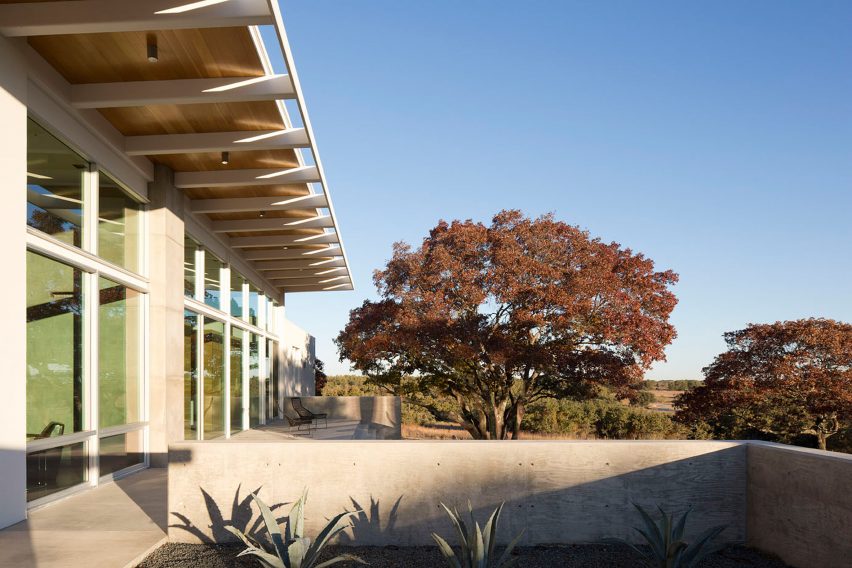 Dick Clark + Associates build Brownwood Residence