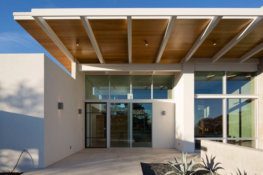 Dick Clark + Associates build Brownwood Residence