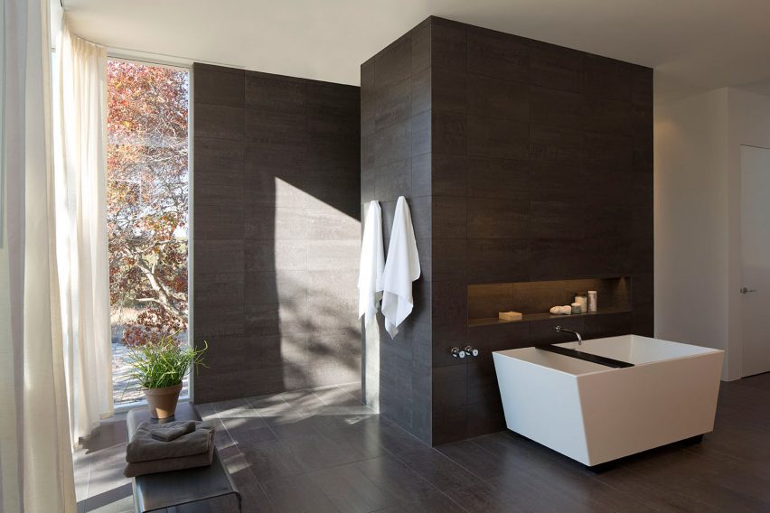 Dick Clark + Associates build Brownwood Residence