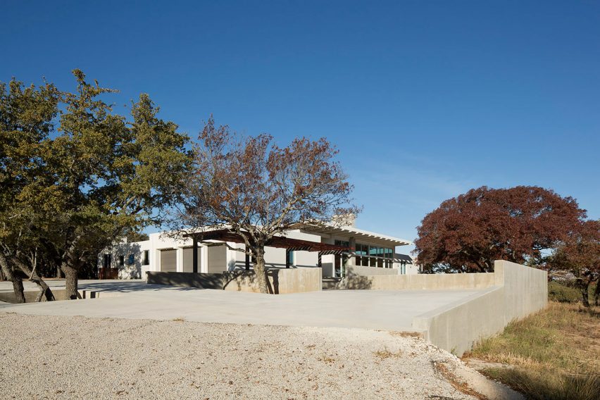 Dick Clark + Associates build Brownwood Residence