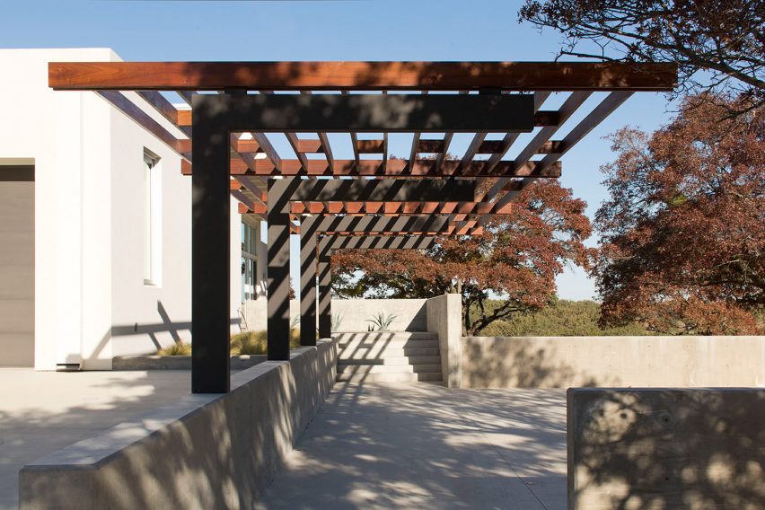Dick Clark + Associates build Brownwood Residence