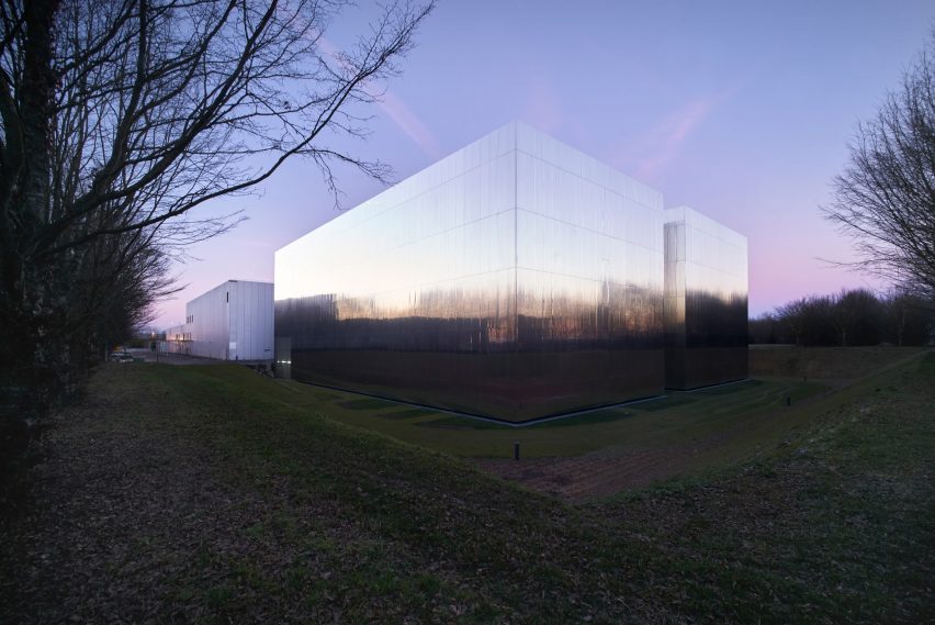 Bussy Saint Georges archive building