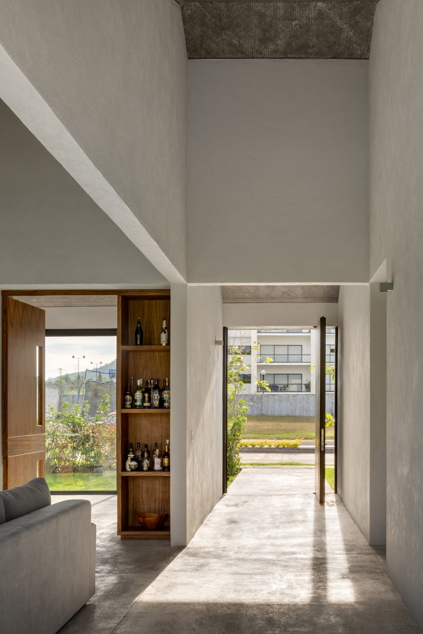 Casa Paraíso by DCPP
