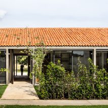 DCPP designs low-lying concrete and glass weekend retreat at Mexican country club