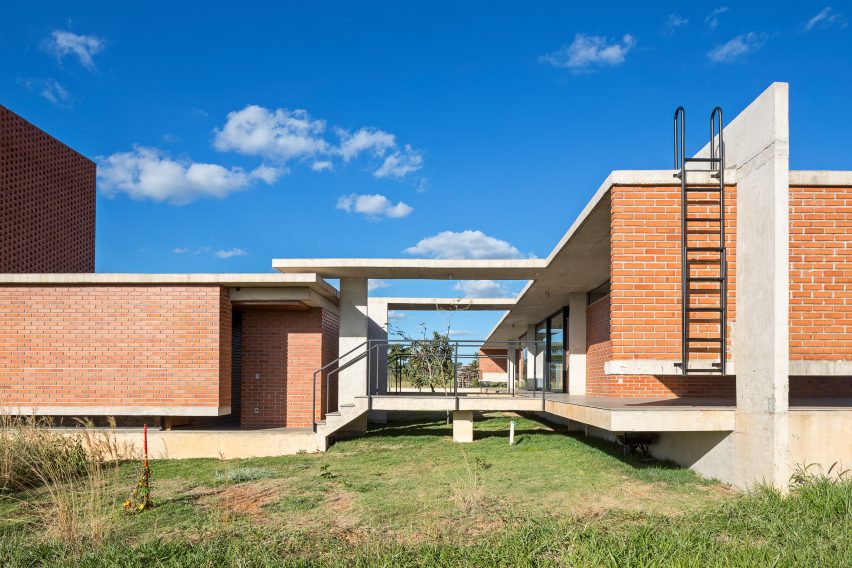 Casa Vila Rica by Bloco Arquitetos