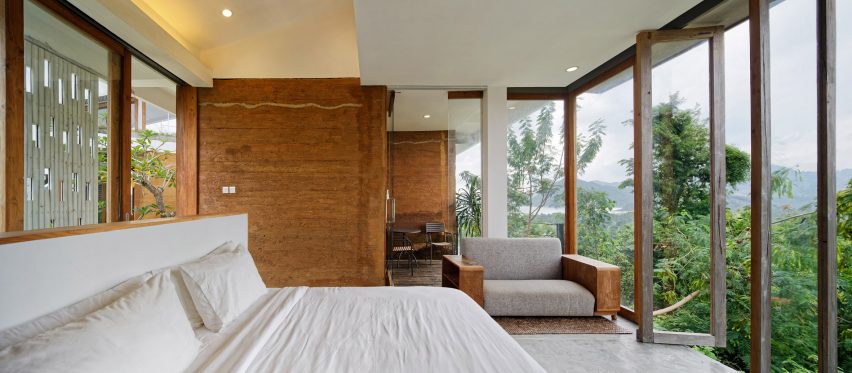 Budi Pradono Architects creates Clay House