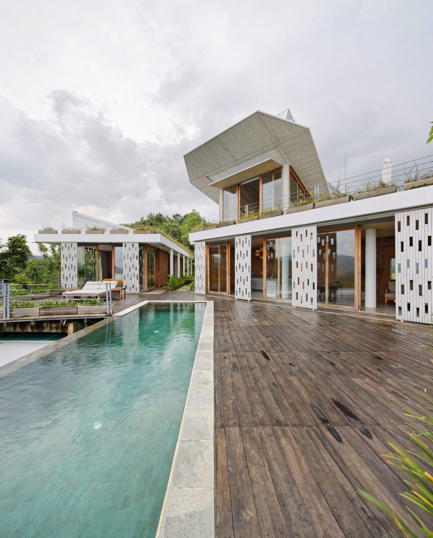 Budi Pradono Architects creates Clay House