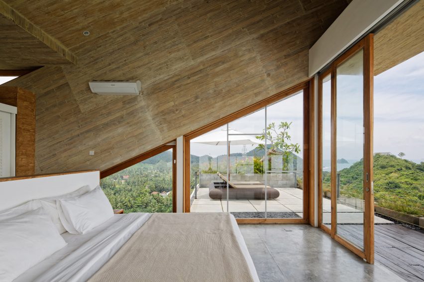 Budi Pradono Architects creates Clay House