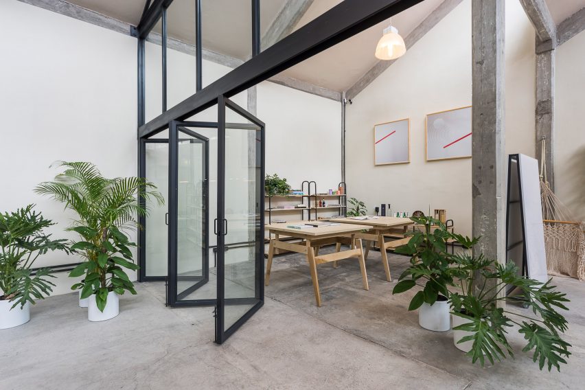 Guateque offices by Estudio Atemporal