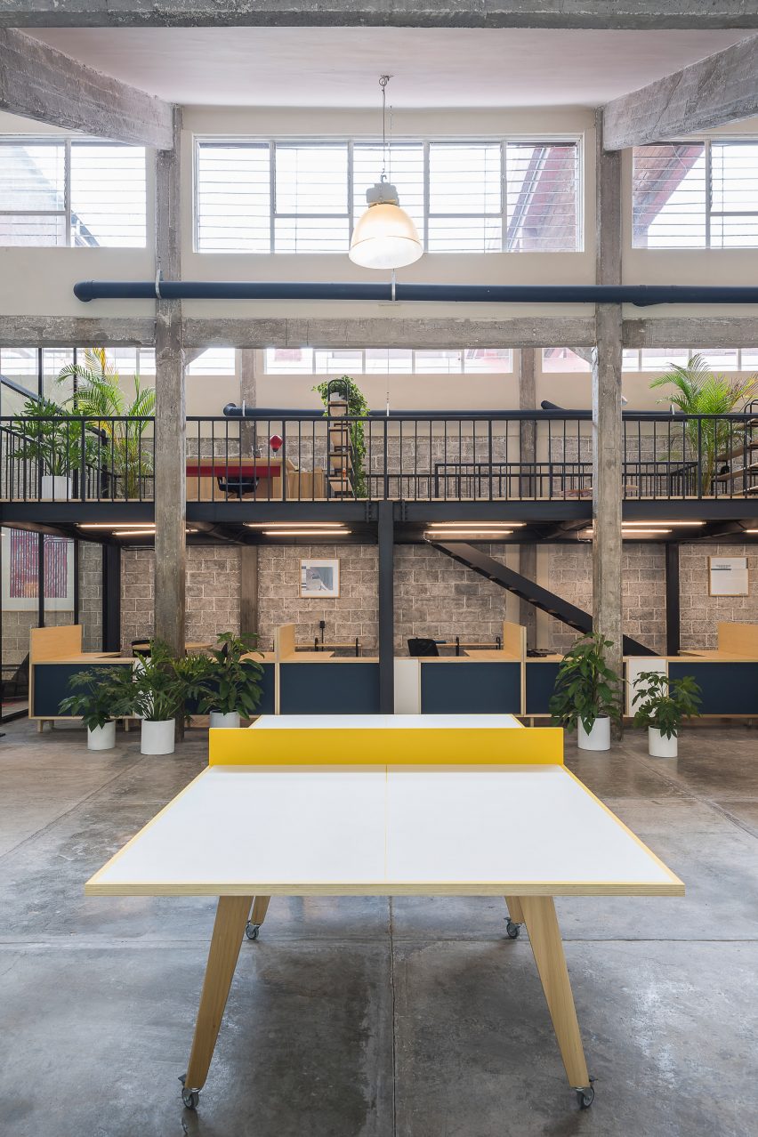 Guateque offices by Estudio Atemporal