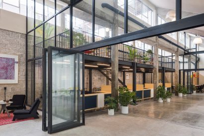 Guateque offices by Estudio Atemporal