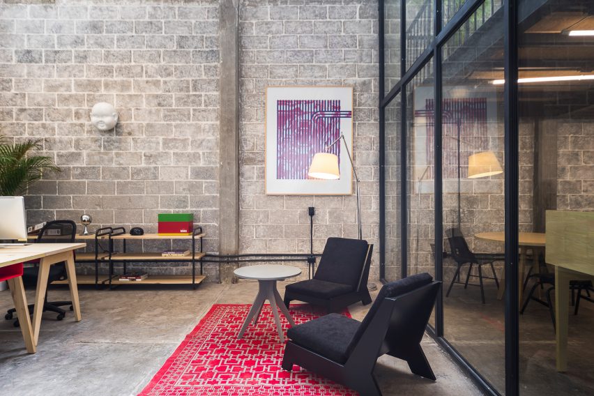 Guateque offices by Estudio Atemporal