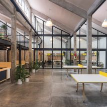 Guateque offices by Estudio Atemporal
