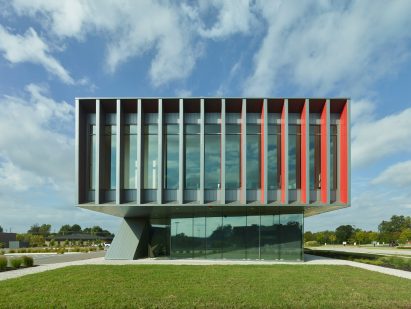 Marlon Blackwell Architects creates Arkansas pediatric clinic