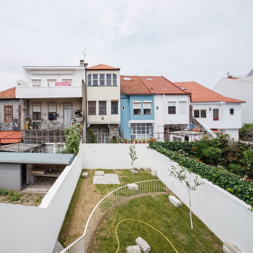 House in Rua Faria Guimãres by Fala Atelier