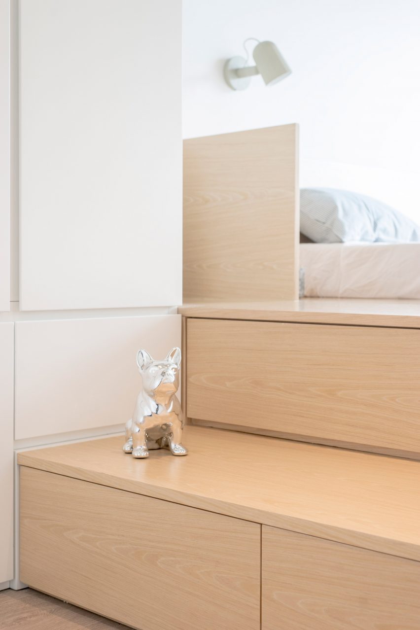 Mnb Design Studio refurbishes compact apartment in Hong Kong