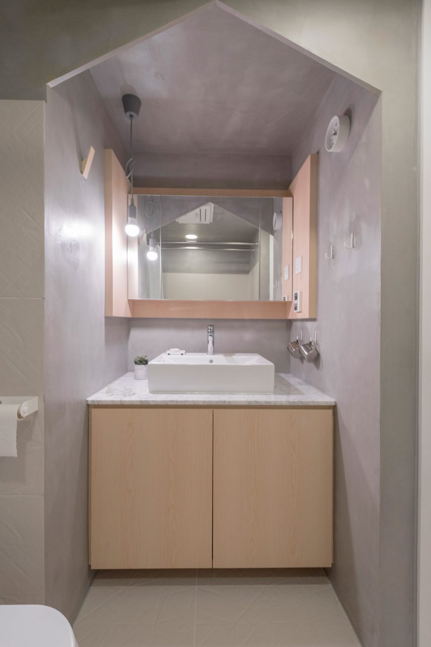 Mnb Design Studio refurbishes compact apartment in Hong Kong