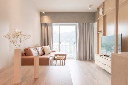 Mnb Design Studio refurbishes compact apartment in Hong Kong