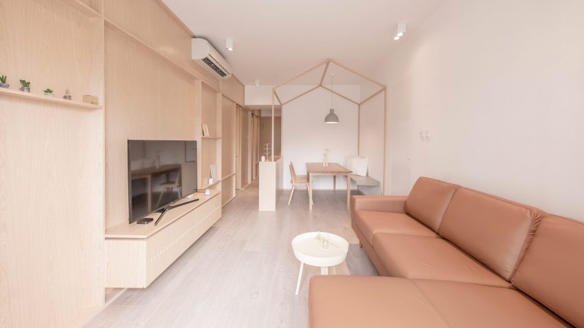 Mnb Design Studio refurbishes compact apartment in Hong Kong