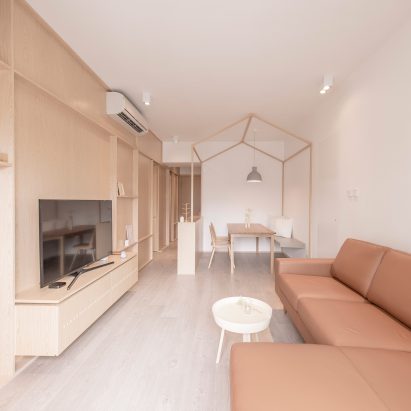 Mnb Design Studio refurbishes compact apartment in Hong Kong