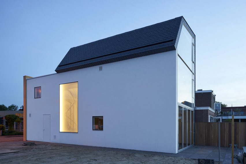 Ruud Visser Architects designs House Meerkerk on traditional Dutch street