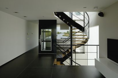 Ruud Visser Architects designs House Meerkerk on traditional Dutch street