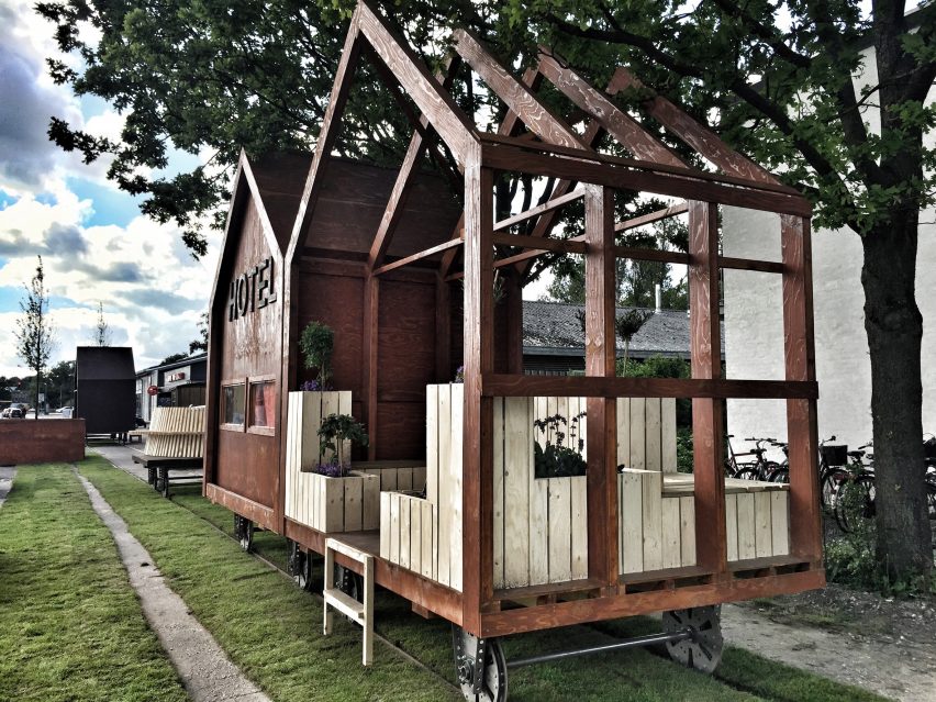 Jesper Hallstrøm Eriksen pop-up train carriages, Denmark, by AART