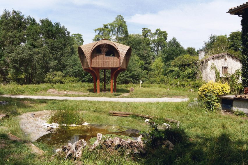 Studio Weave design a hiking shelter called Le Haut Perché