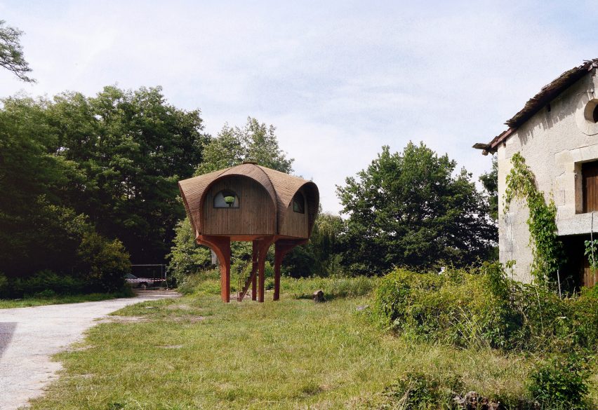 Studio Weave design a hiking shelter called Le Haut Perché