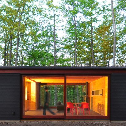 Linear Cabin by Johnsen Schmaling Architects