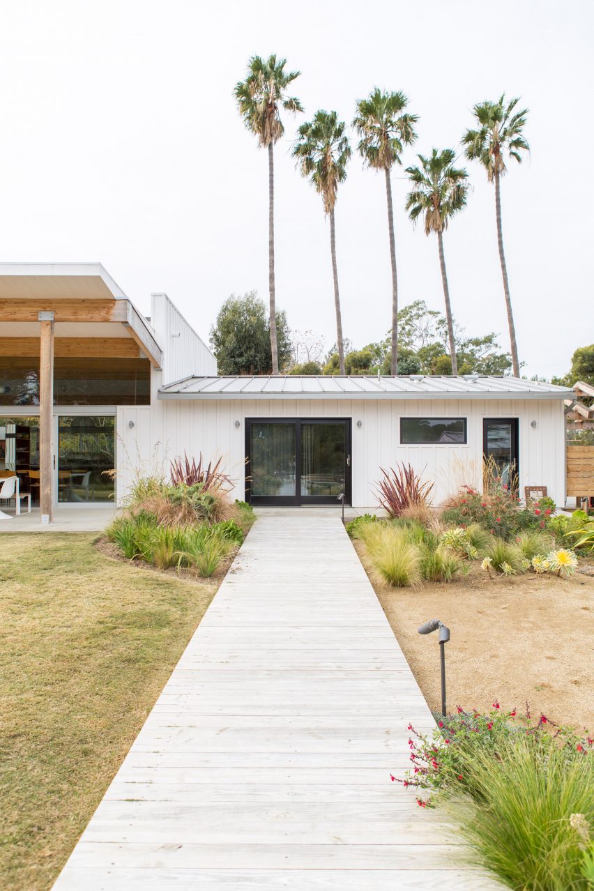 Malibu Beach House by Bestor Architecture