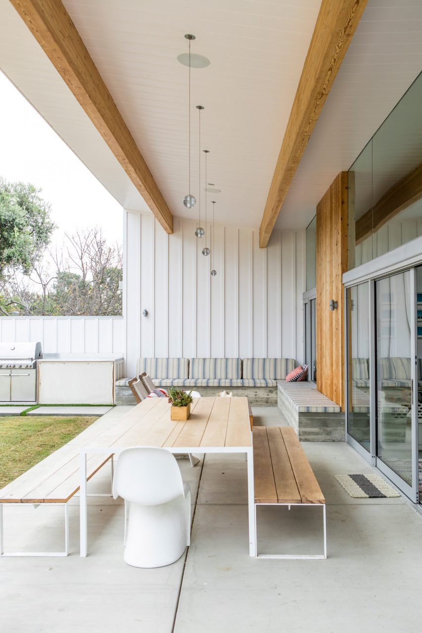 Malibu Beach House by Bestor Architecture